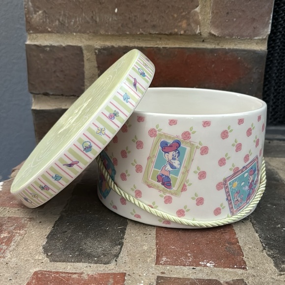 VINTAGE FTD DISNEY CERAMIC MINNIE MOUSE HAT BOX W / LID TRINKET BOX 7” - Picture 2 of 2